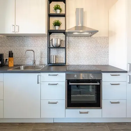 Apartment 11Avc *