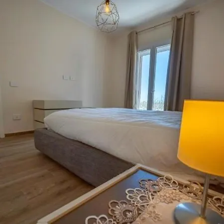 Apartment 11Avc *